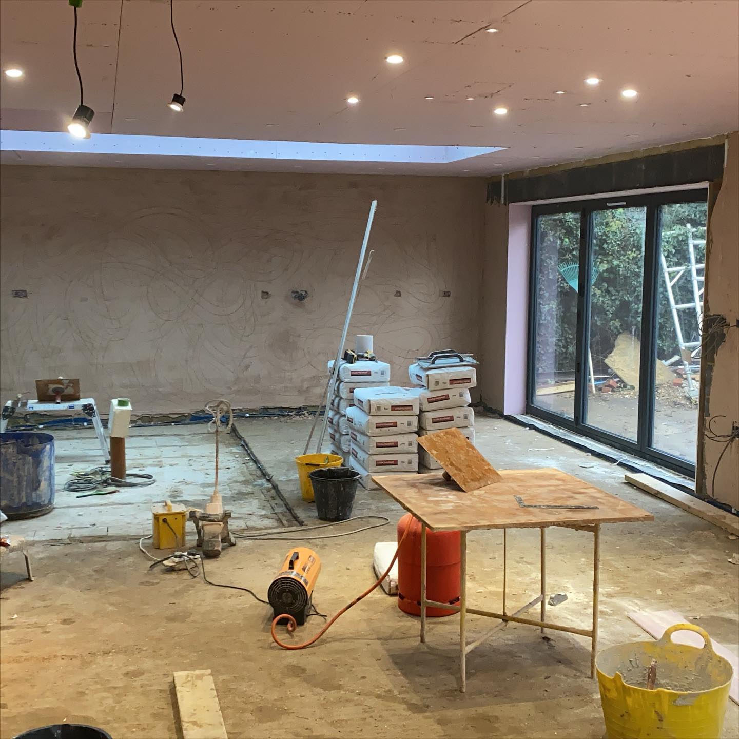 Room prepared for floor screeding